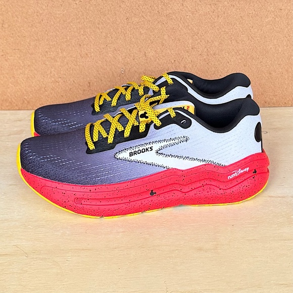 Run Disney Brooks Ghost Max 2 Mickey Mouse Women’s Size 10 Medium - Picture 1 of 9